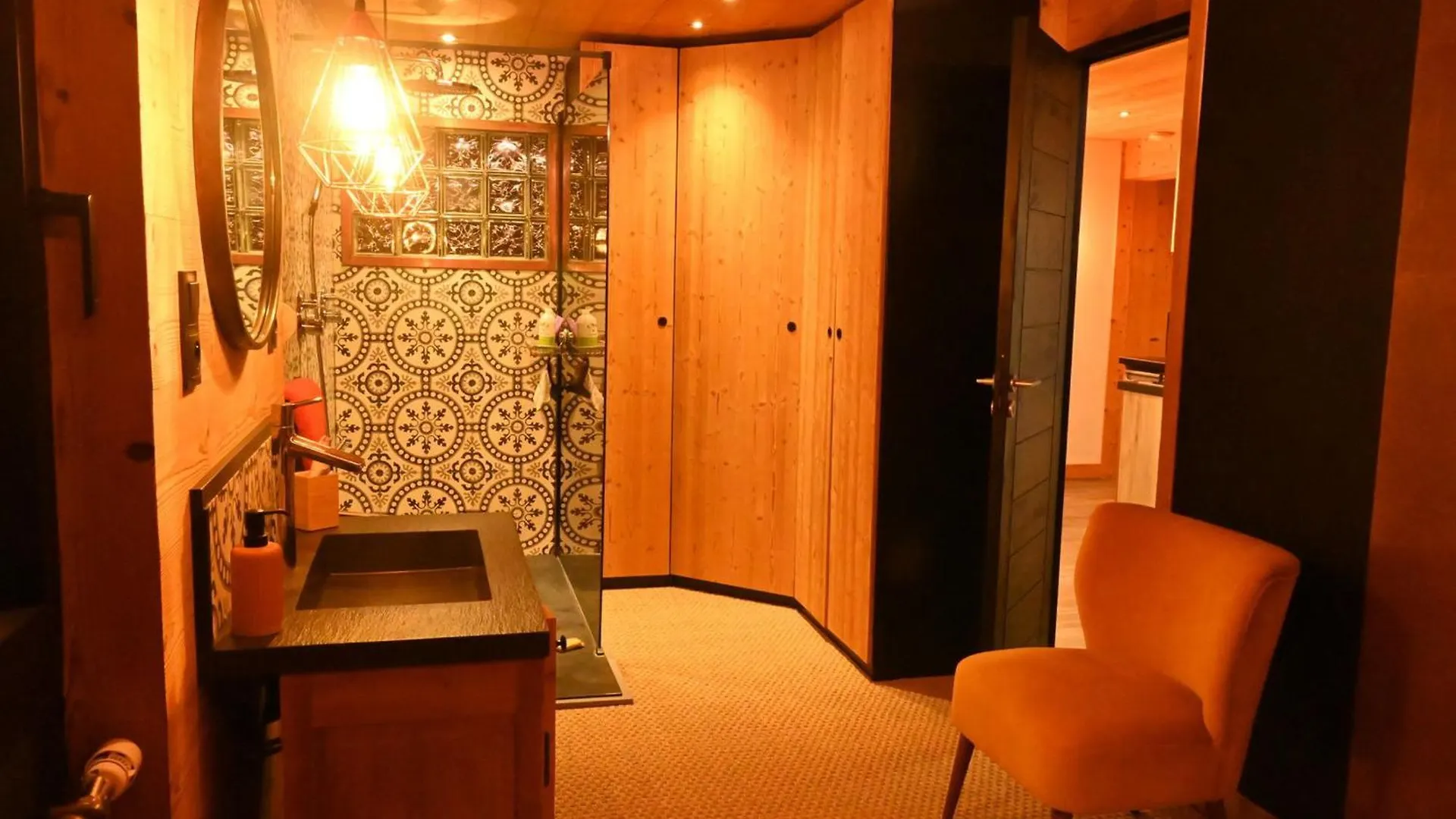 Appartement 2 Chambres Proche Pistes Avec Balcon Et Parking - Fr-1-459-181 ラ・クリュサ